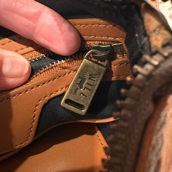 WILLI EST.1981 LEATHER CROSSBODY Bag TAN - Picture 7 of 11